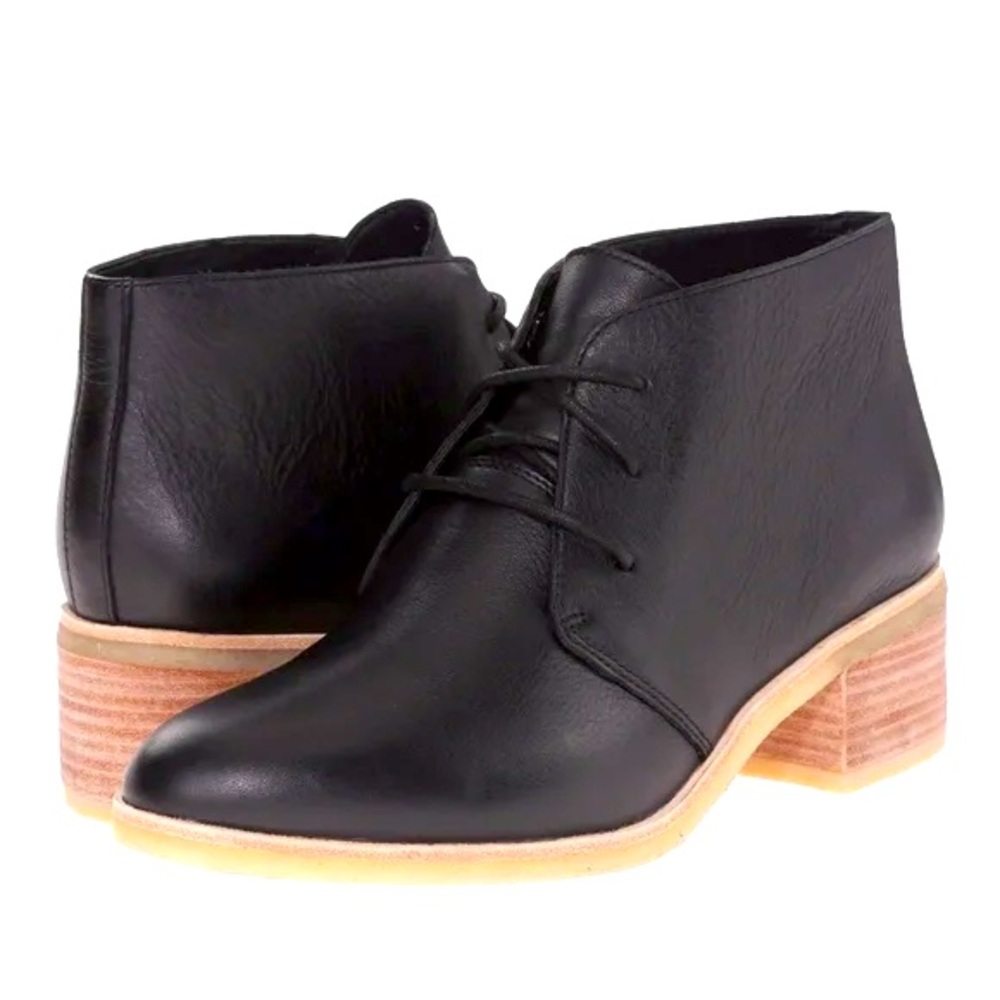 Clarks Carnaby Ankle Boot size 6.5